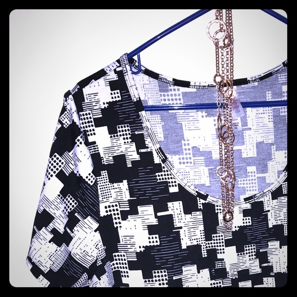 LuLaRoe classic T size 2XL - Picture 1 of 6